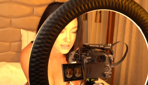 Zuzu Sweet at Photo Casting Part 2: Ansehen auf EroticOnly.DE